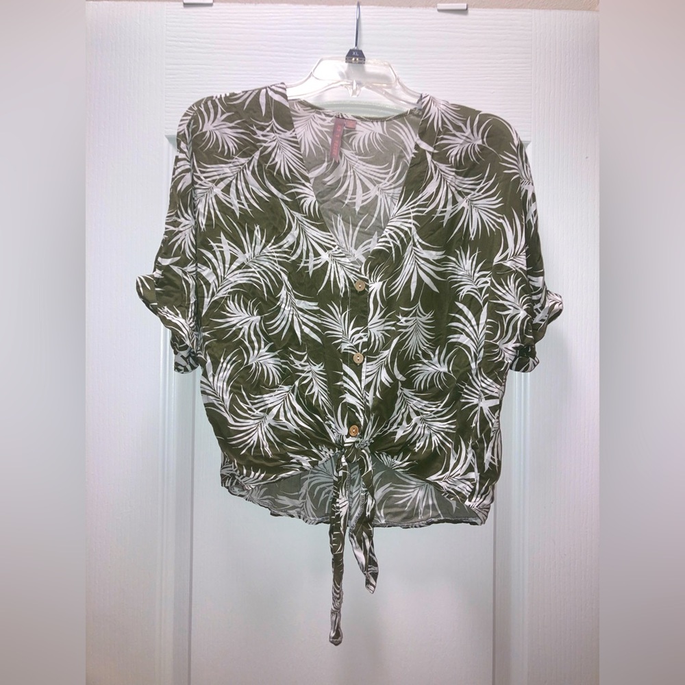 Green bottom down hawaiian theme blouse